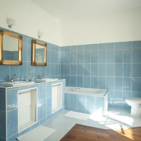 Chateau De Rhodes Frühstückspension *