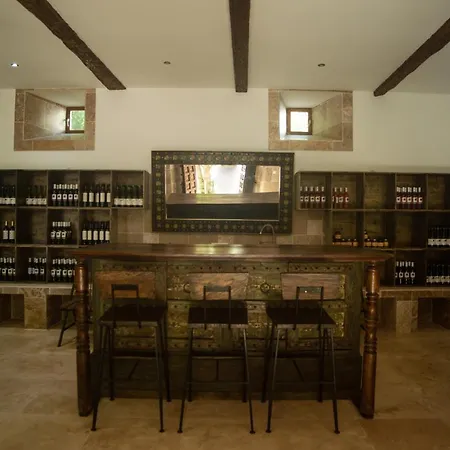 Chateau De Rhodes B&B *