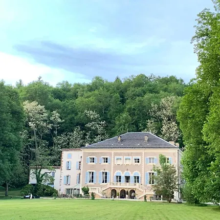 Chateau De Rhodes Bed & Breakfast *